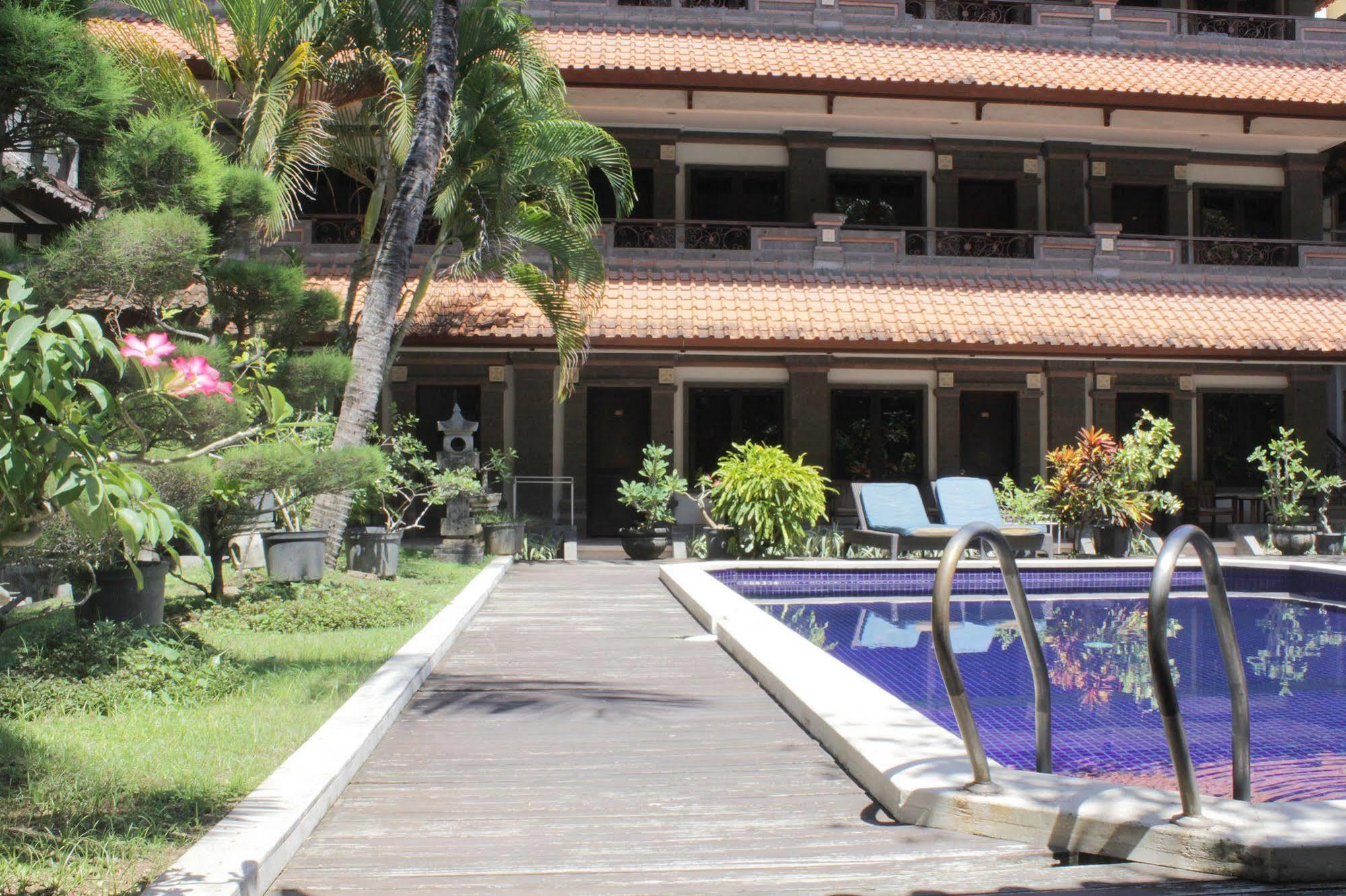 Hotel Puri Tanah Lot Кута Экстерьер фото