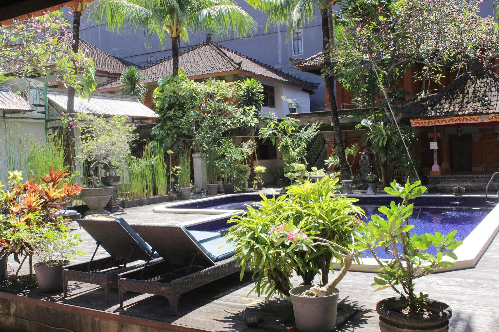 Hotel Puri Tanah Lot Кута Экстерьер фото