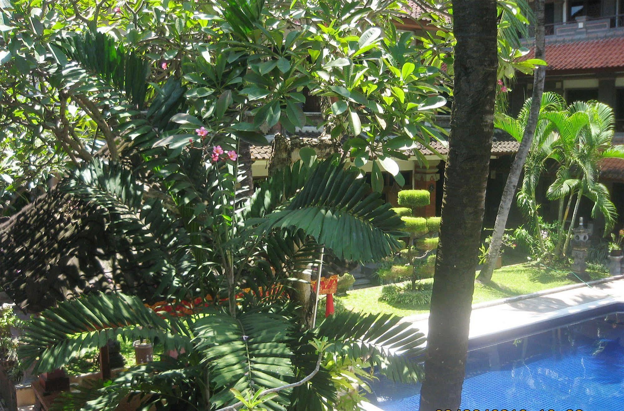 Hotel Puri Tanah Lot Кута Экстерьер фото