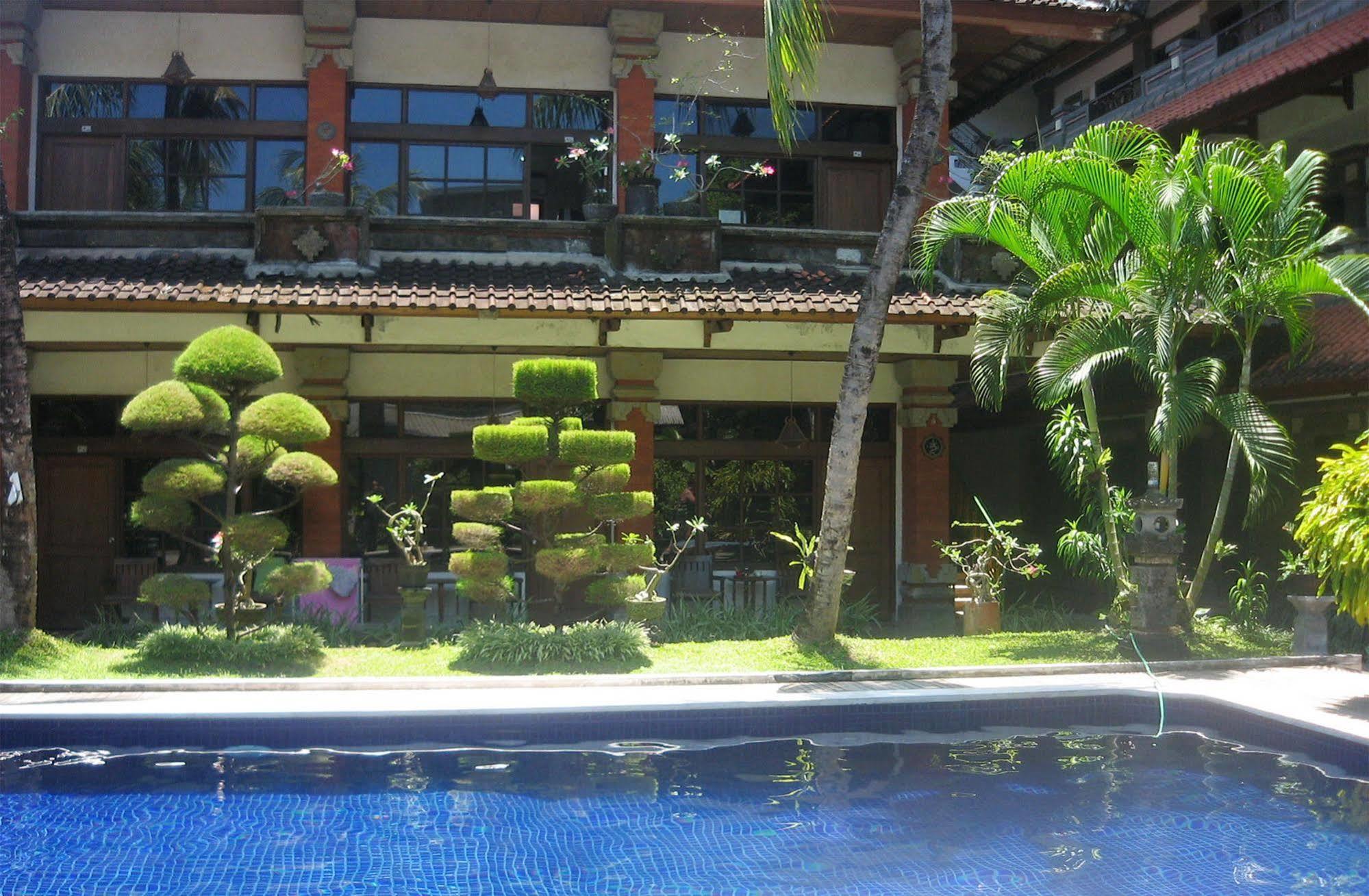 Hotel Puri Tanah Lot Кута Экстерьер фото