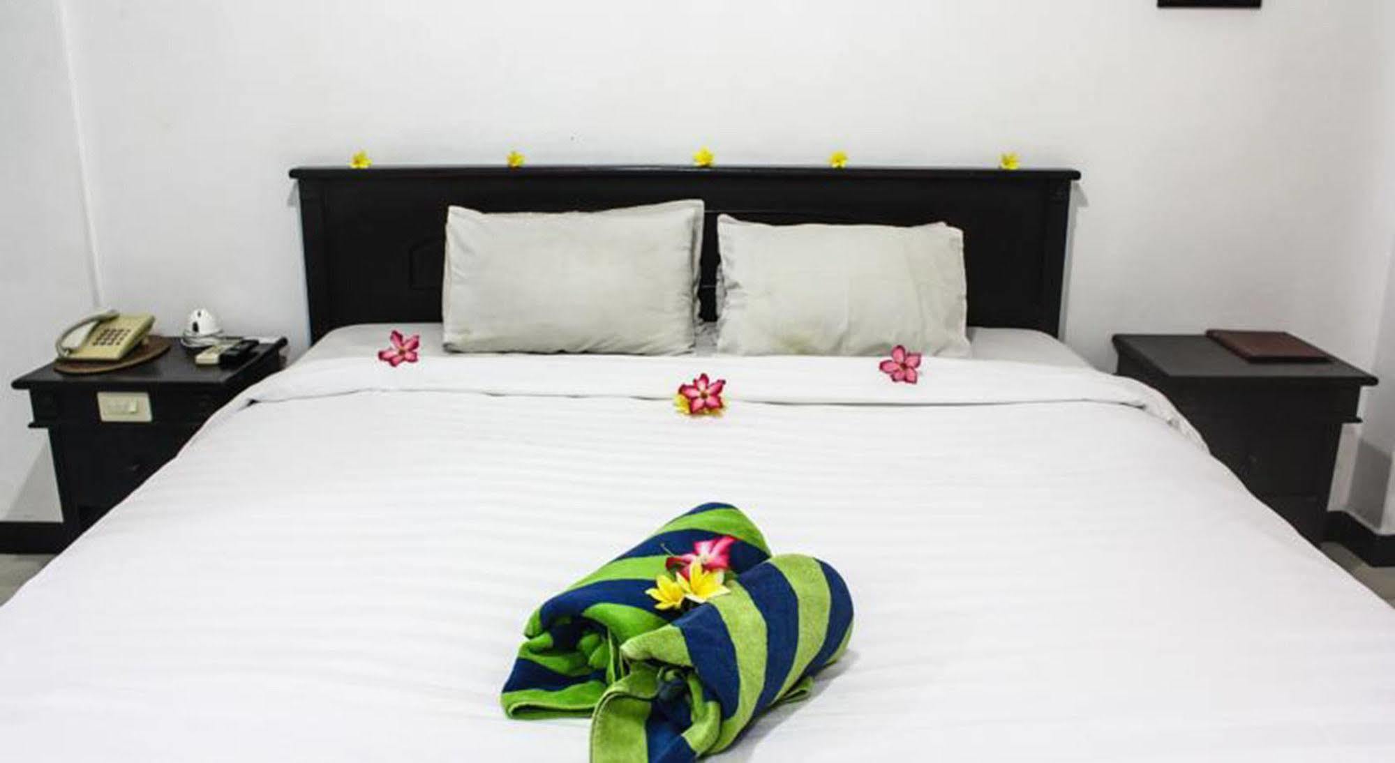 Hotel Puri Tanah Lot Кута Экстерьер фото