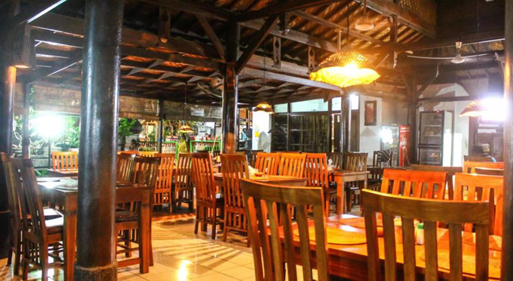 Hotel Puri Tanah Lot Кута Экстерьер фото