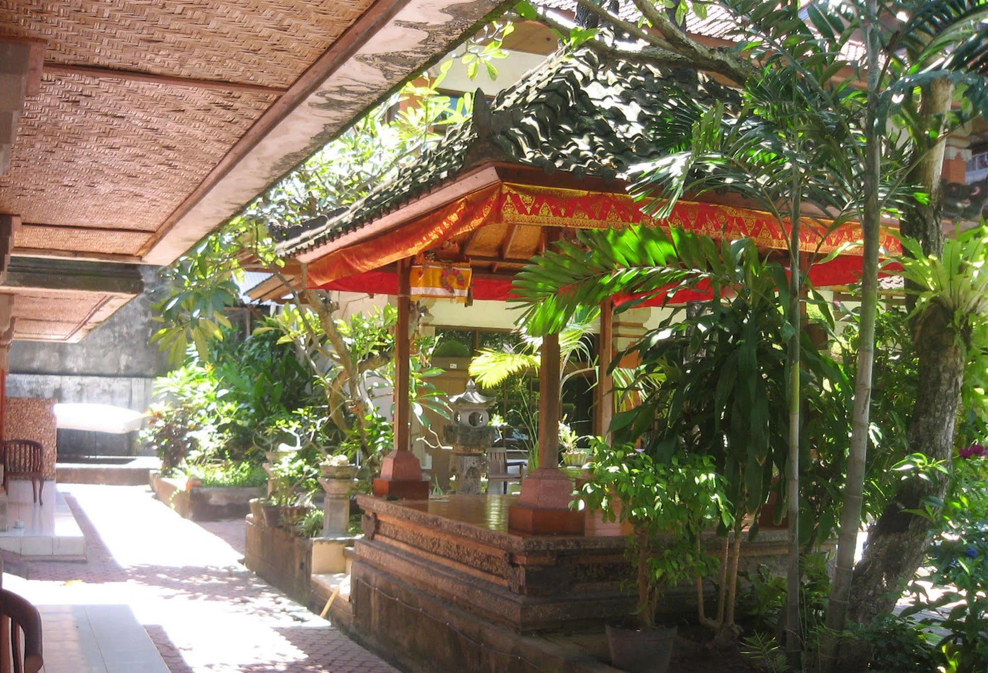 Hotel Puri Tanah Lot Кута Экстерьер фото