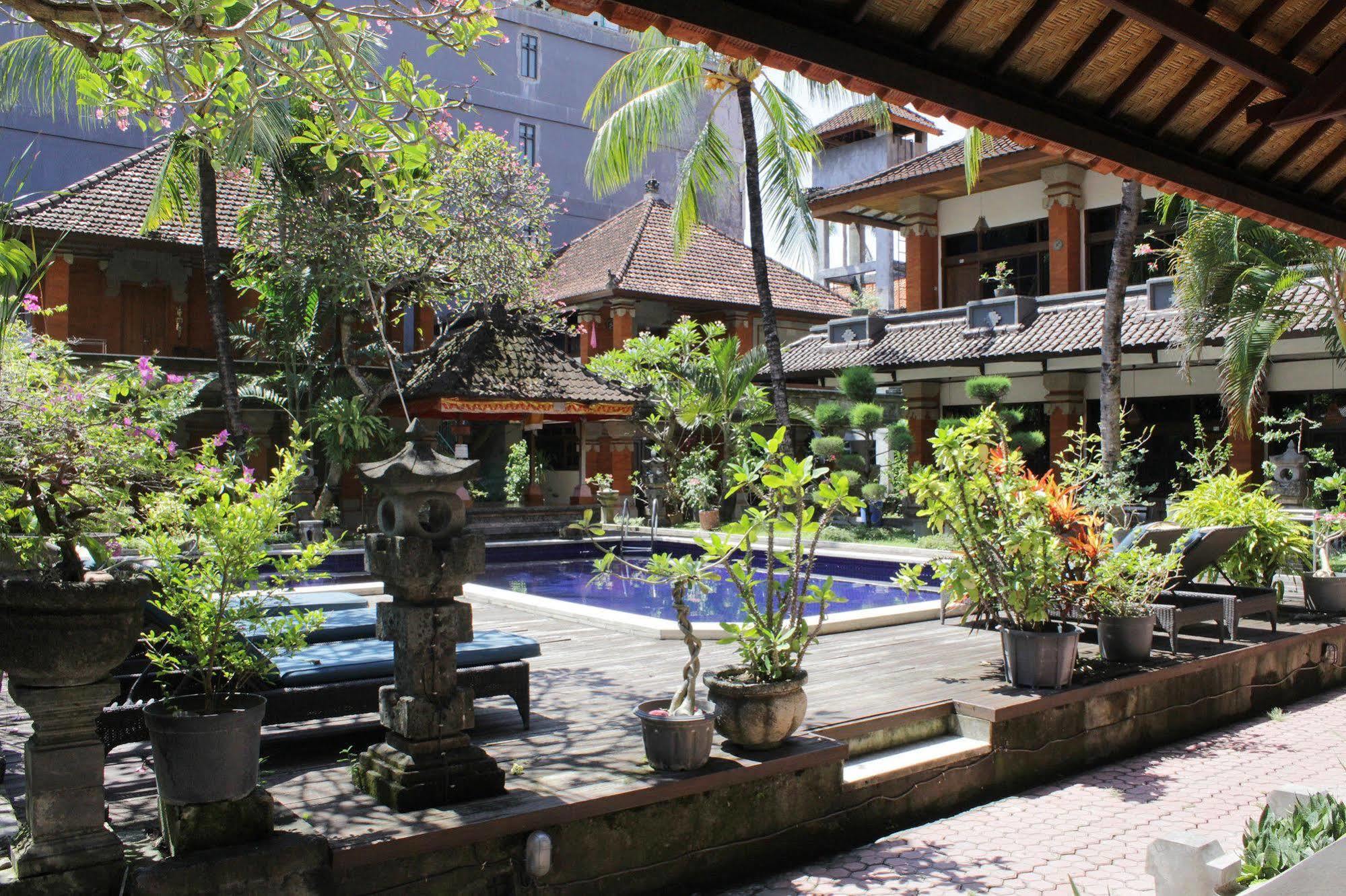 Hotel Puri Tanah Lot Кута Экстерьер фото
