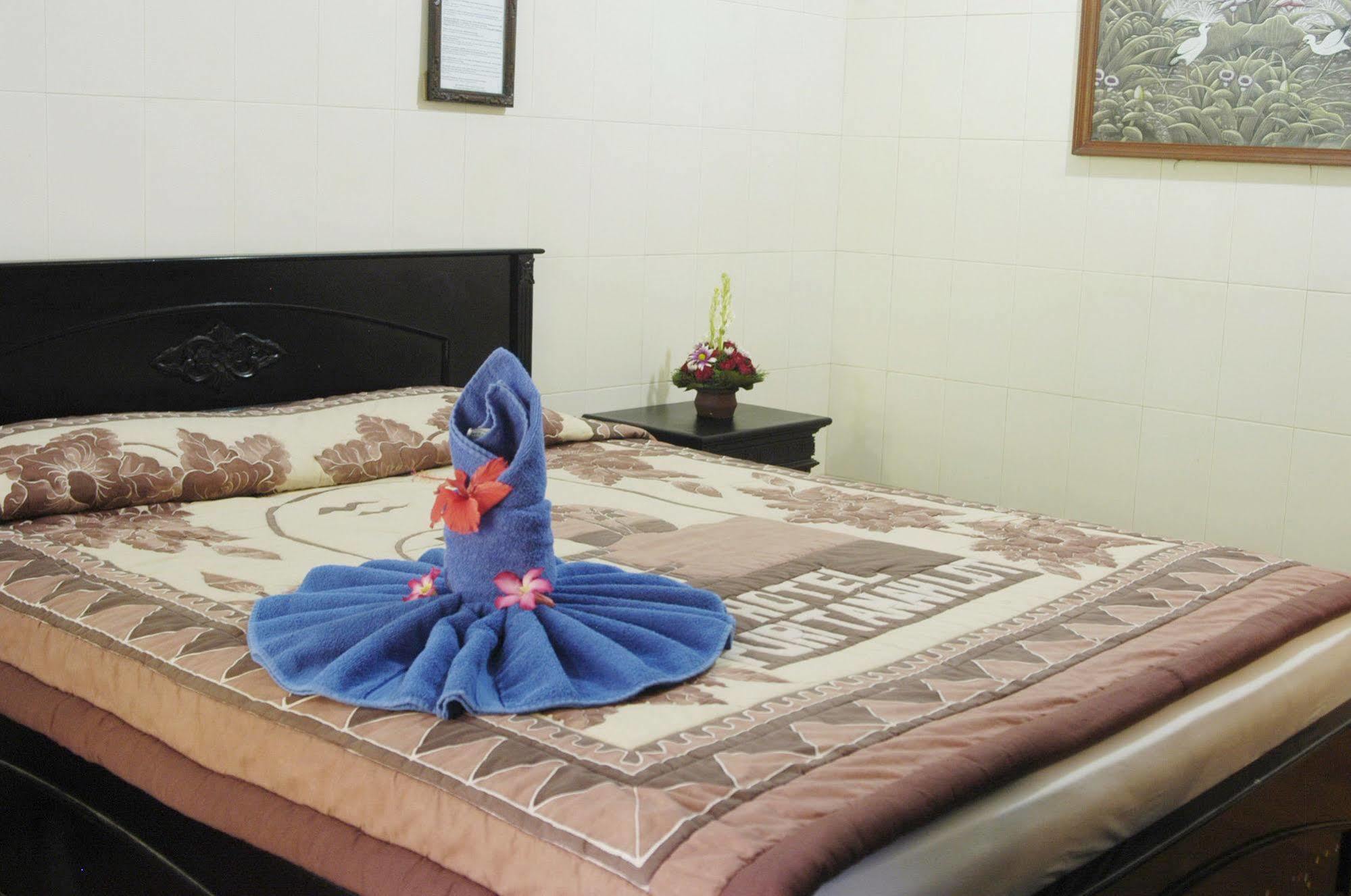 Hotel Puri Tanah Lot Кута Экстерьер фото